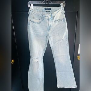 Aeropostale Woman’s Light Wash Distressed Low Rise Flare Jeans